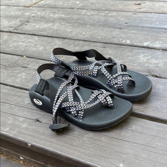 NWOT Chaco women’s Black Sandals size 6 - Picture 1 of 5